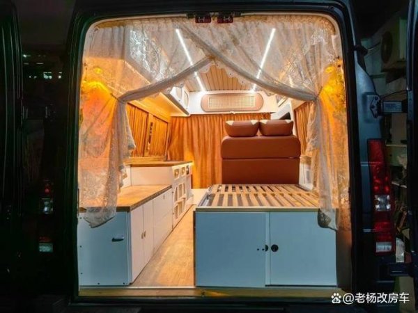 晋江长安面包车床车改装基地探秘移动生活空间打造全攻略