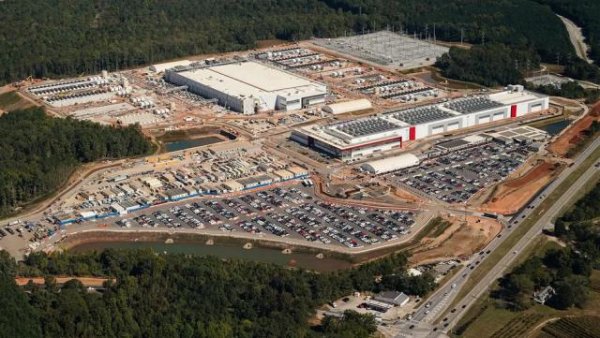 美国一数据中心偷偷抽取2900万加仑水，竟被免予罚款